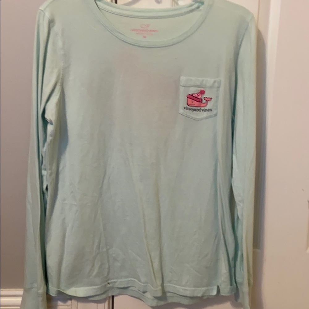 Light blue vineyard vines shirt